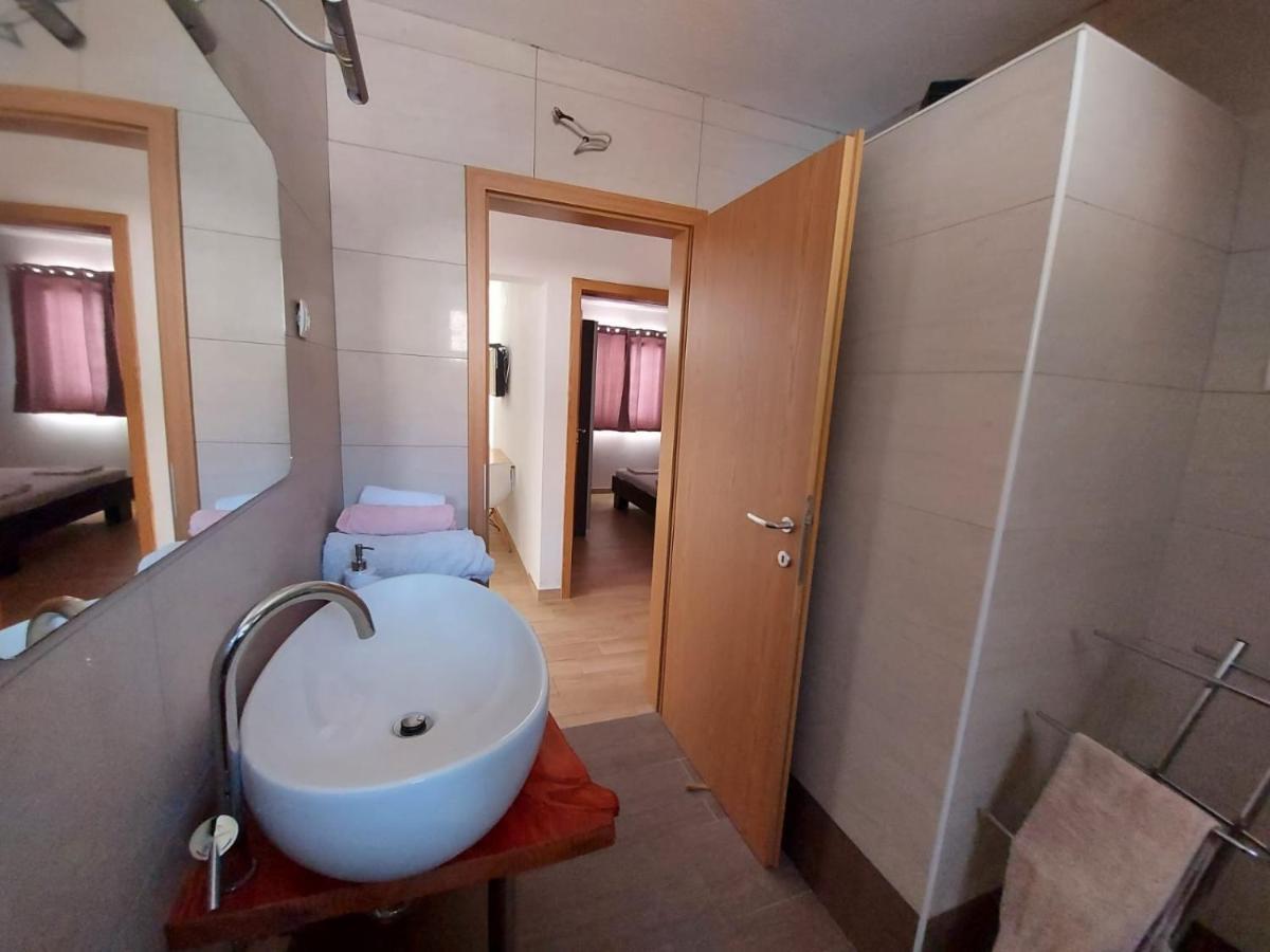 Frane Apartment Zavalatica Exterior photo